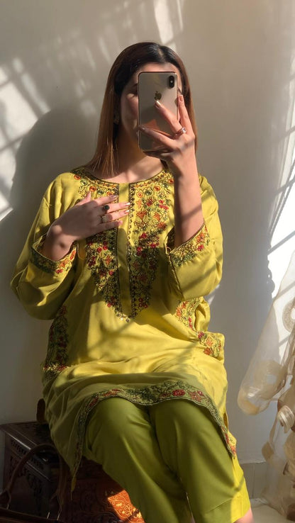 Pocket Sequence Embroidered 2-PIECE