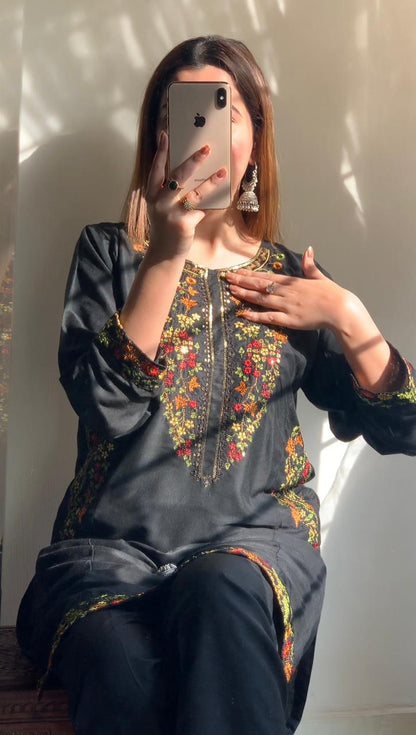 Pocket Sequence Embroidered 2-PIECE