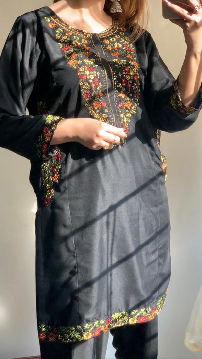 Pocket Sequence Embroidered 2-PIECE