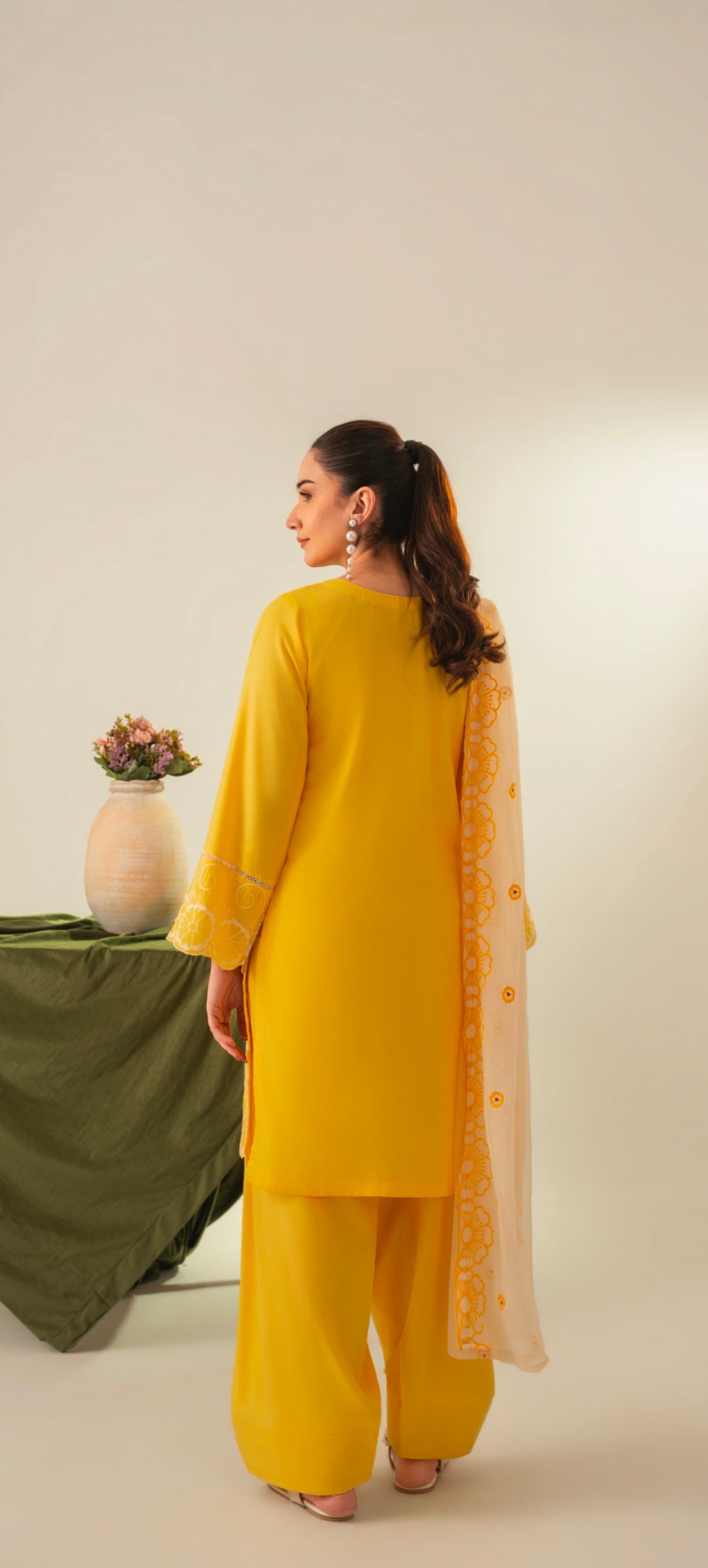 PREMIUM QUALITY 3-PIECE STICHED CUTWORK STYLED DREES